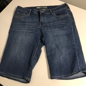Old Navy Rockstar Capri Bermudas Size 14